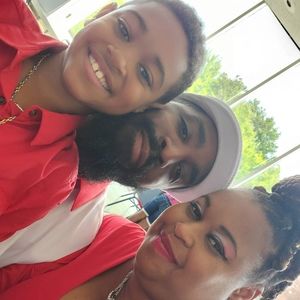 Meet your Posher, Brandi